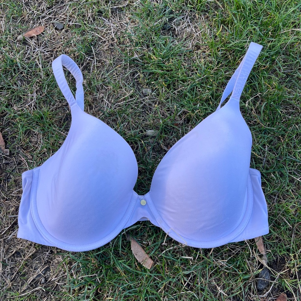 VICTORIAS SECRET lined perfect coverage bra- 34DD
